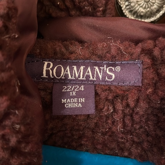 Women’s zip up and snap sherpa coat/ jacket.  Color is a rich berry color. - Picture 3 of 6